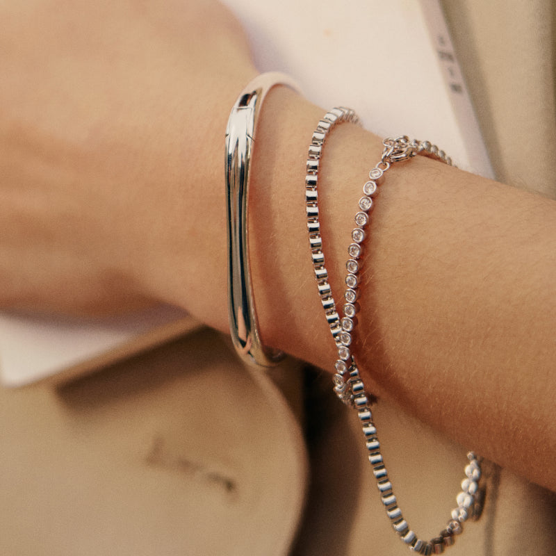 Silbernes Kaffeetassen-Armband