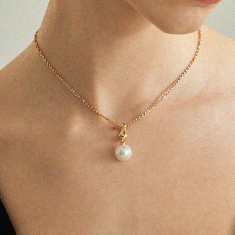 Golden Milk Pearl Necklace