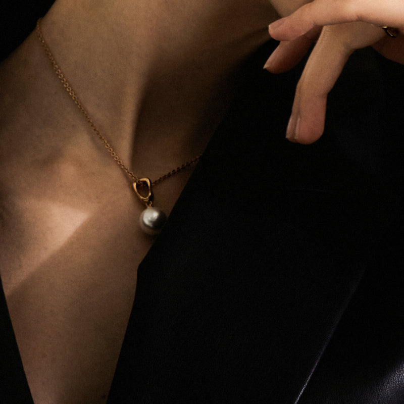 Gold Milk Pearl Necklace